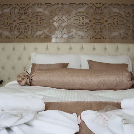 塔克西姆佩里套房公寓式酒店