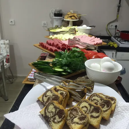 塔克西姆佩里套房公寓式酒店