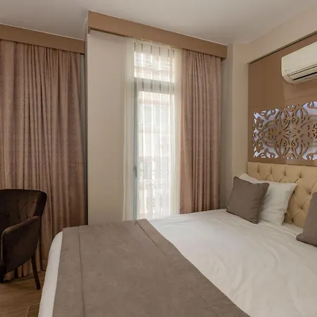 Taksim Peri Hotel 2*