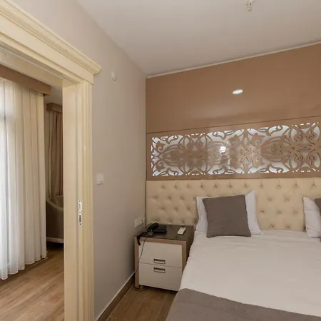 Hotel Taksim Peri Istanboel